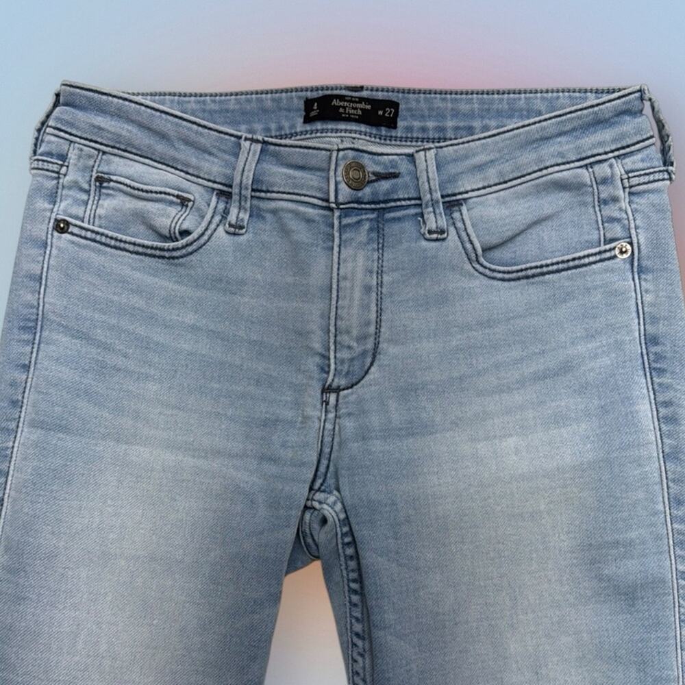 ABERCROMBIE & FITCH Women's 4 Light Blue Jeans